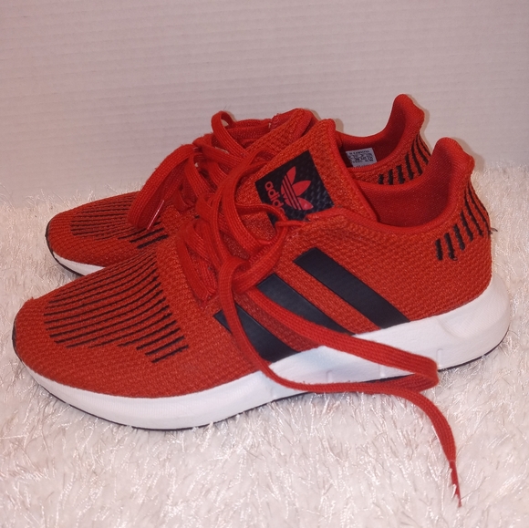 Adidas SWIFT Run EUC - Picture 5 of 6